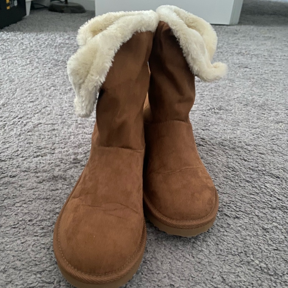 Old Navy winter boots (ugg look alike)
